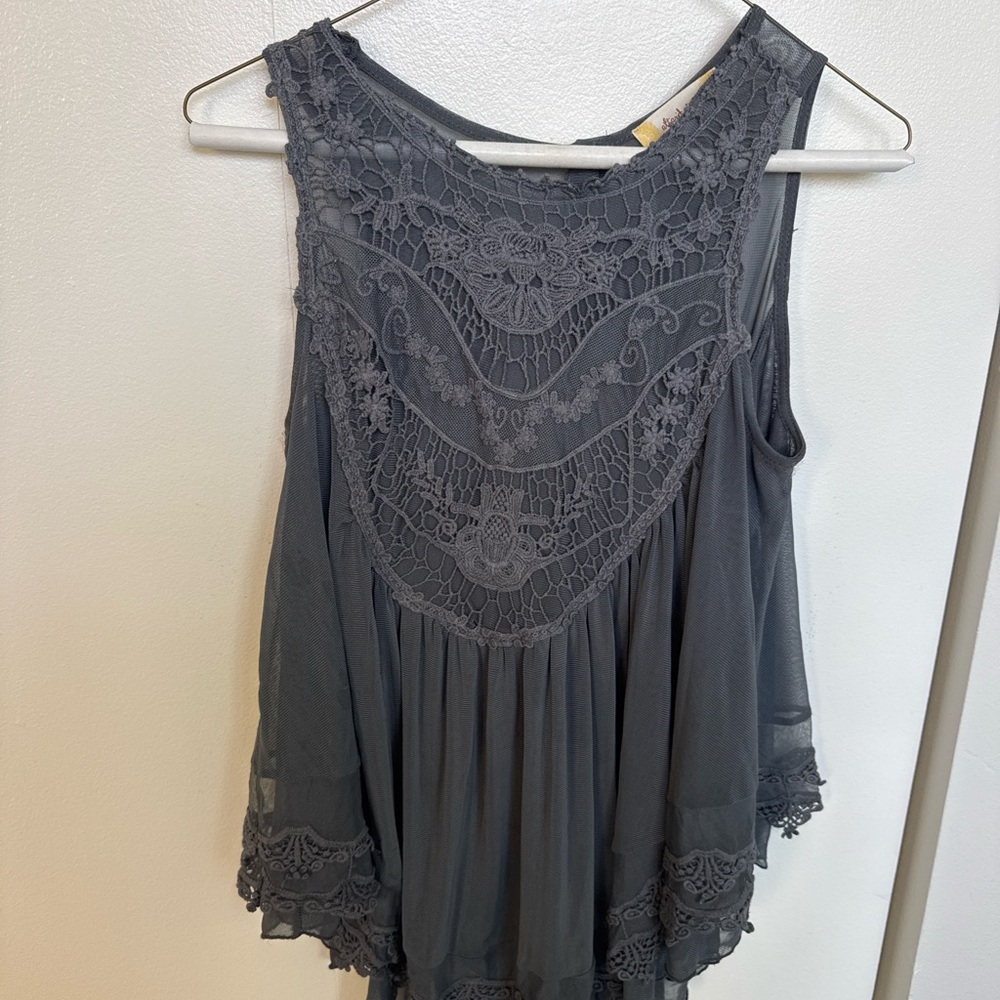 Blue/gray tank